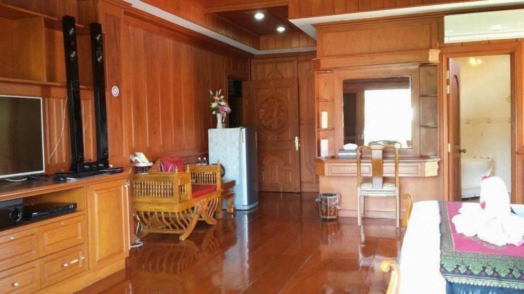 Ngamta Hotel Mae Hong Son Exterior photo