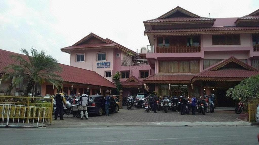 Ngamta Hotel Mae Hong Son Exterior photo