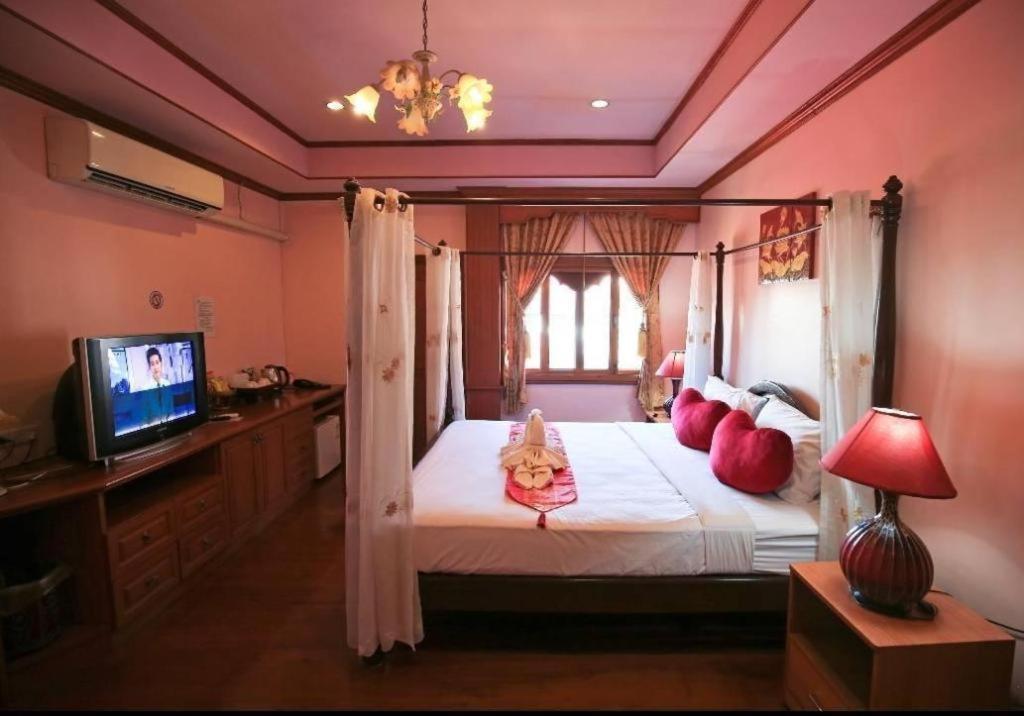 Ngamta Hotel Mae Hong Son Exterior photo